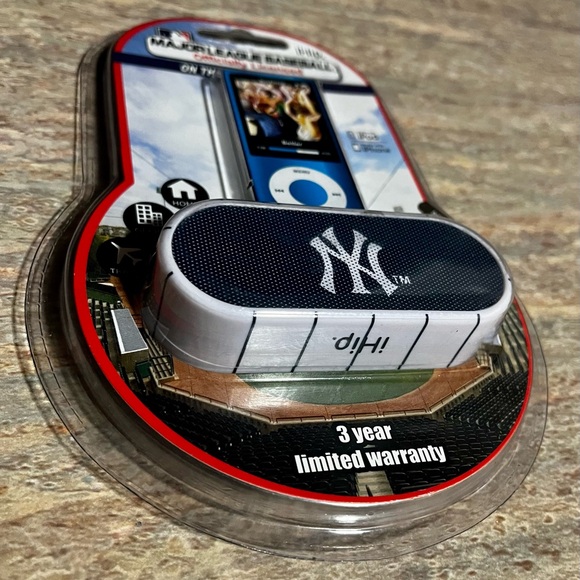 NIB iHIP Major League Baseball on the go mini speakers - Picture 8 of 11